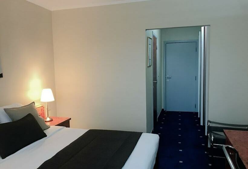 Номер Стандарт, Park Hotel Airport