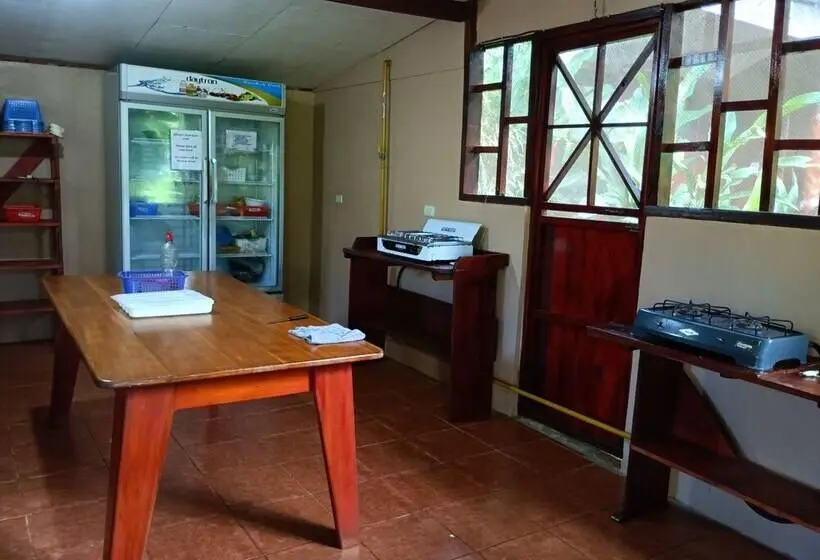 スタンダードルーム, Jacobin Hostel & Cabins