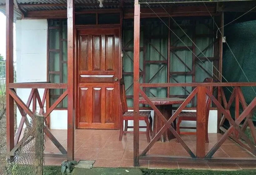 スタンダードルーム, Jacobin Hostel & Cabins