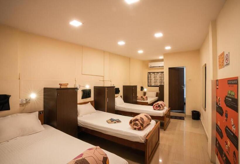 سرير فى غرفة مشتركه, Zostel Mumbai
