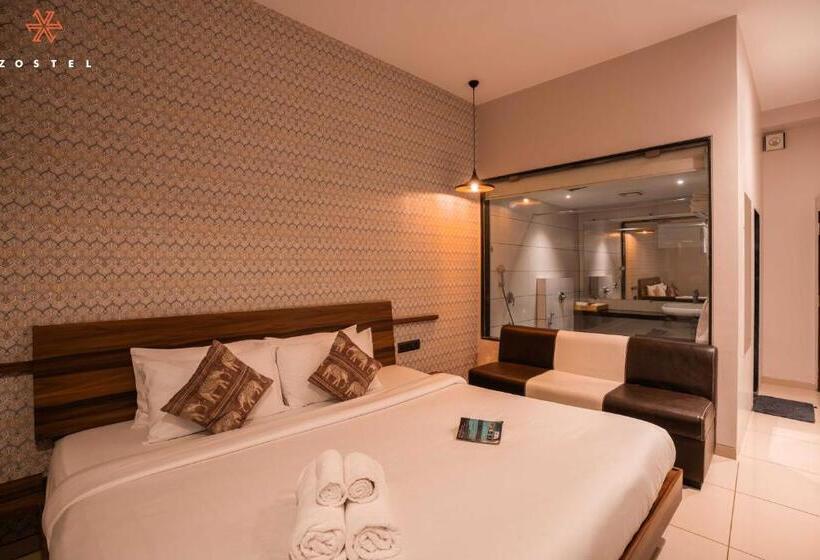 جناح ديلوكس, Zostel Mumbai