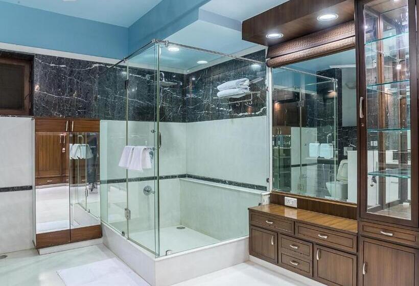 Люкс Повышенной Комфортности, The Almond Tree