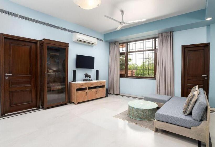 Люкс Повышенной Комфортности, The Almond Tree