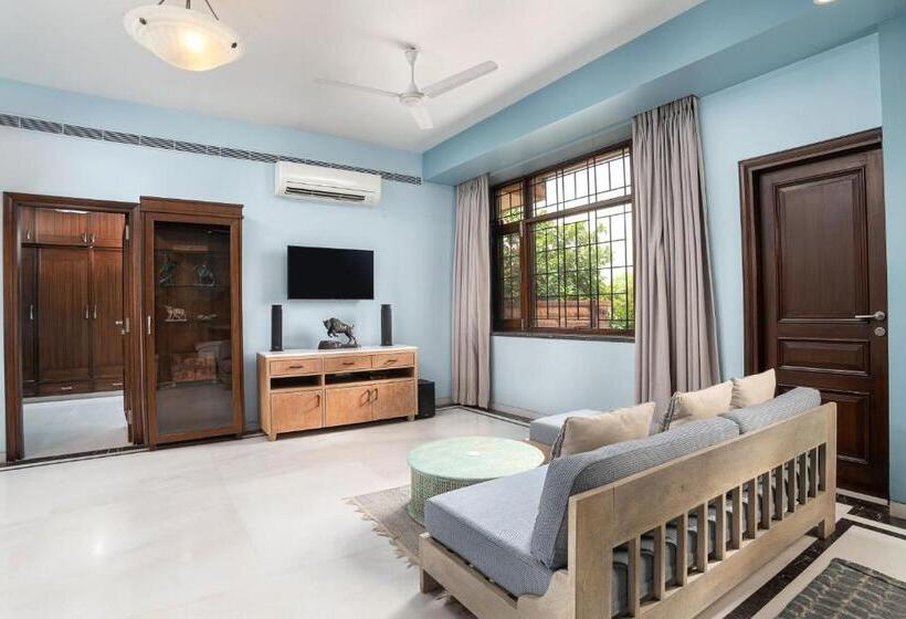 Люкс Повышенной Комфортности, The Almond Tree