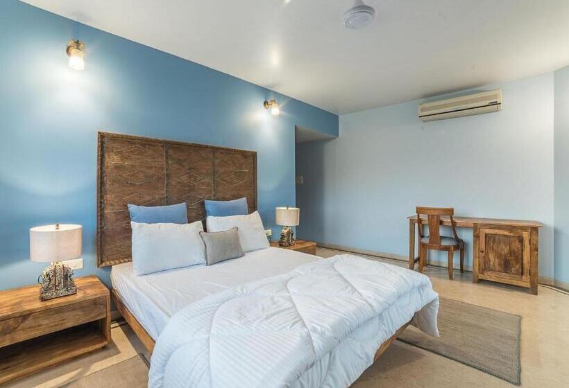 Номер Стандарт, The Almond Tree