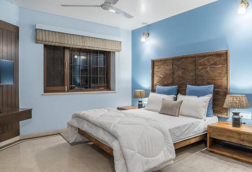 Номер Стандарт, The Almond Tree