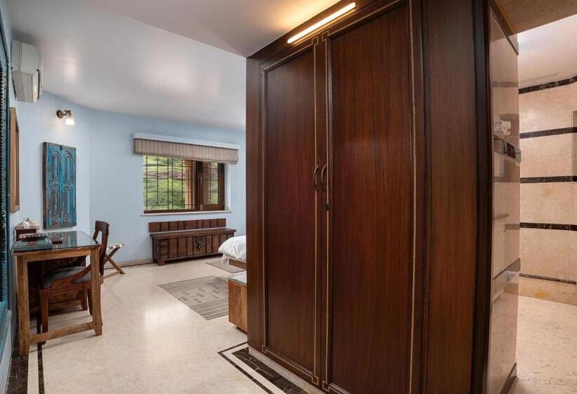 Номер Стандарт, The Almond Tree