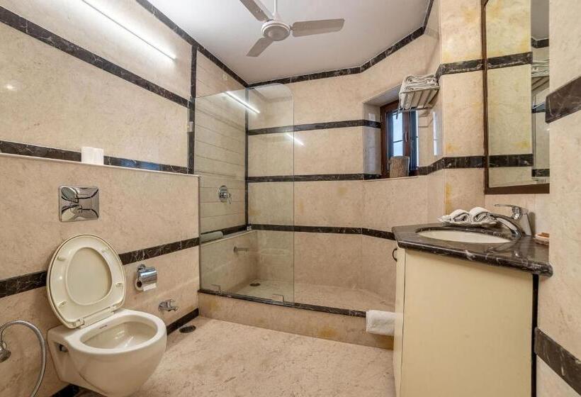 Номер Стандарт, The Almond Tree