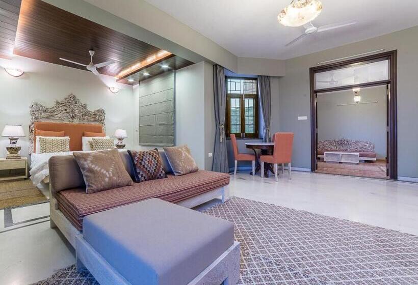 Люкс Deluxe Кровать Кинг, The Almond Tree