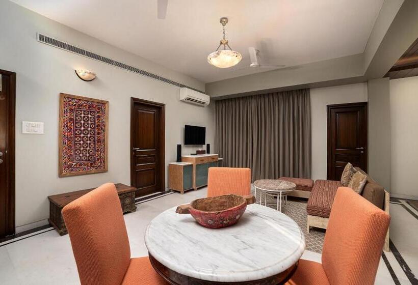 Люкс Deluxe Кровать Кинг, The Almond Tree