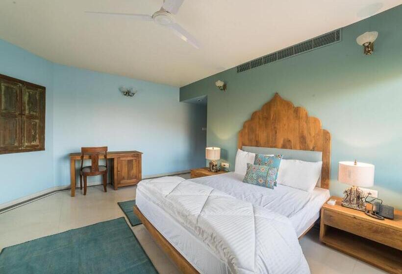 Номер Deluxe, The Almond Tree