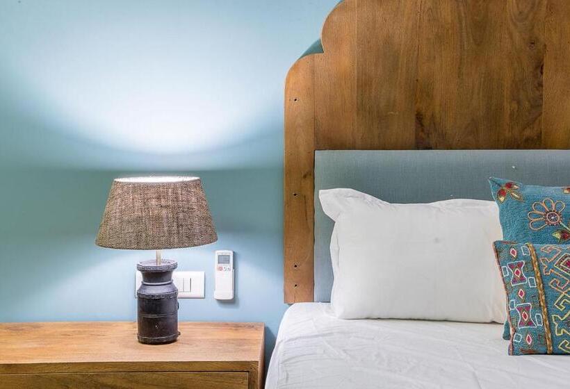 Номер Deluxe, The Almond Tree