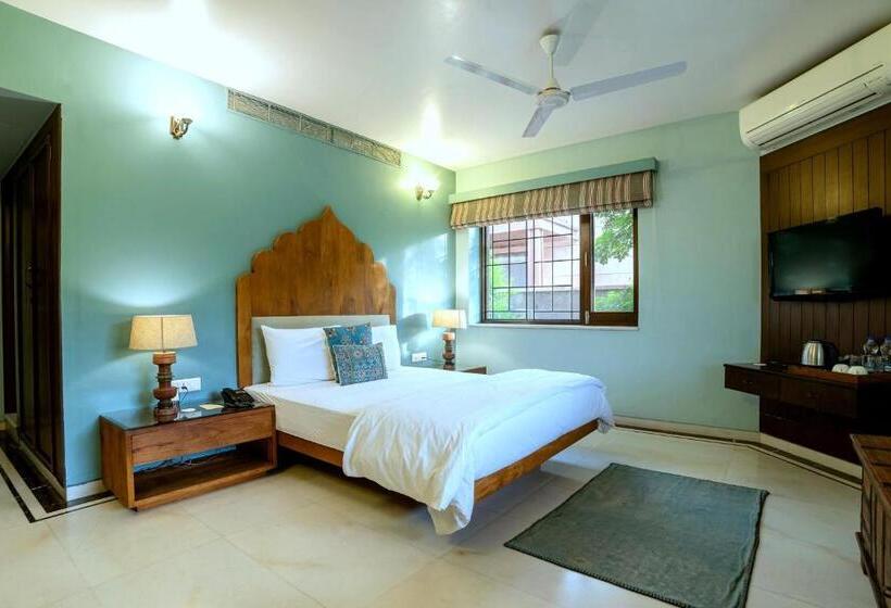 Номер Deluxe, The Almond Tree