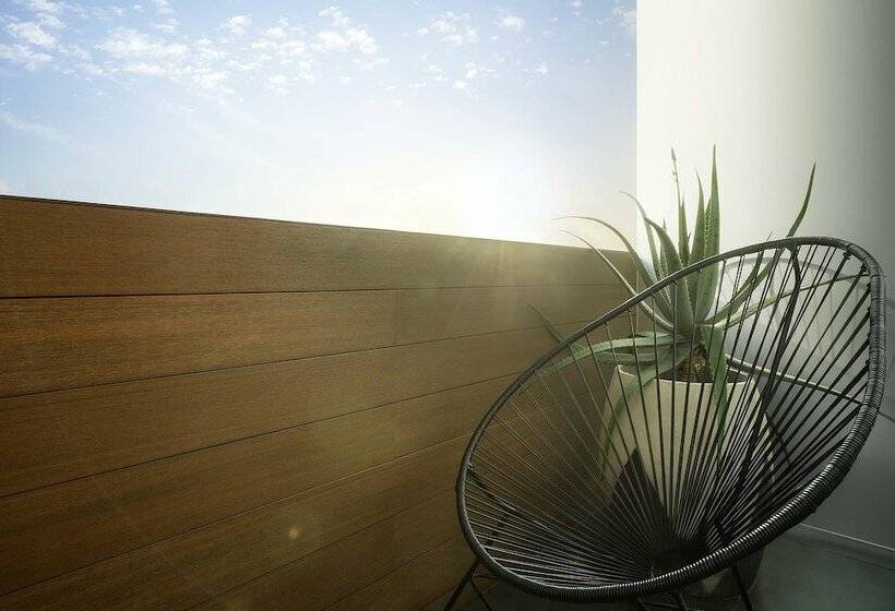 חדר דחוקס עם מיטת קינג, Marquee Playa