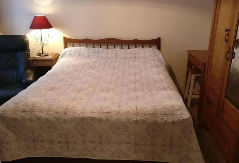 Standard Yhden Hengen Huone, Le Chatiague