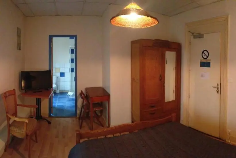 Standard Yhden Hengen Huone, Le Chatiague