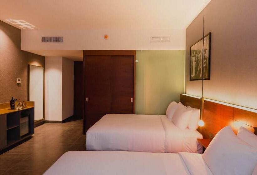 חדר דלוקס, Marquee Playa