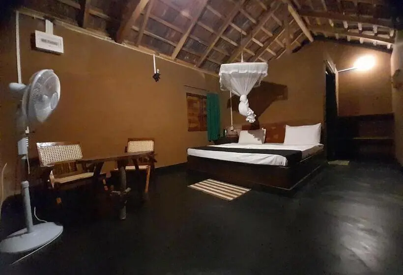 コンフォートルーム, Sandalwood Cottage