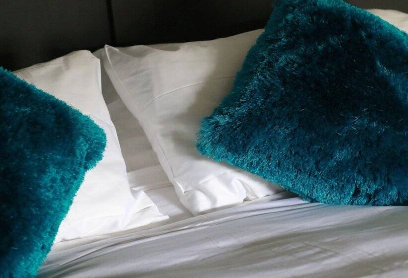 חדר סטנדרט עם מיטת קינג, The Little George