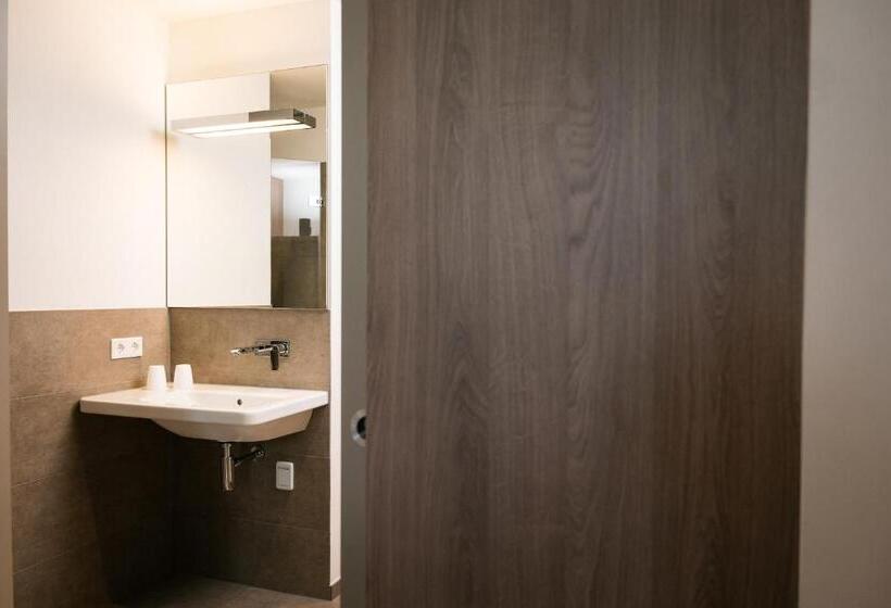 Standard-huone, Trezor