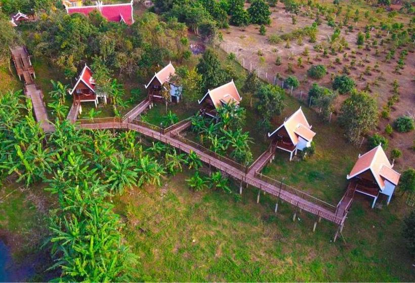 标准平房, Greenhouse Retreat