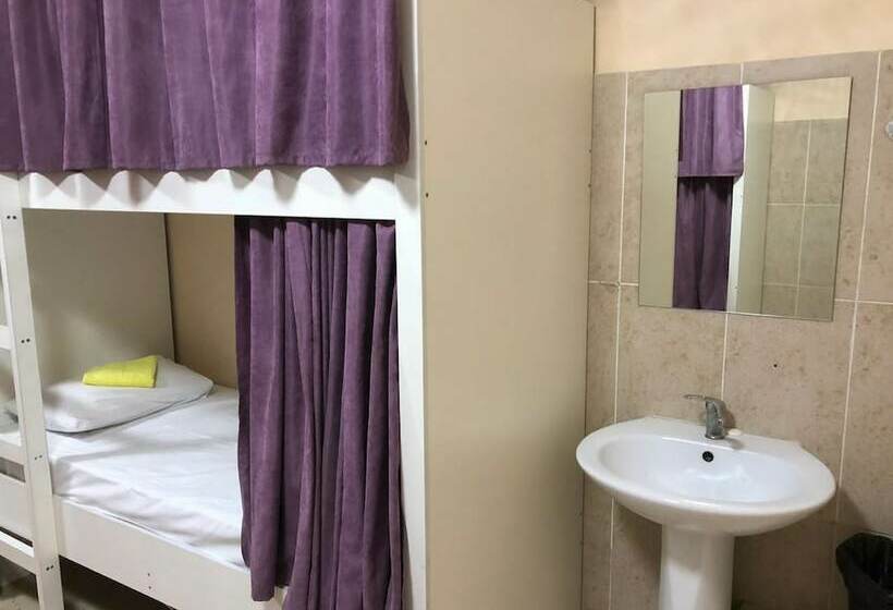 تختخواب در اتاق مشترک, Elite Hostel