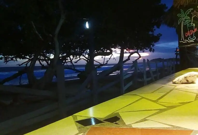 コンフォートトリプルルーム, Hostel Sunset Villas Popoyo