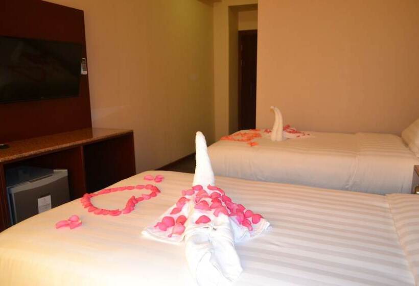 اتاق لوکس, Broadway Yangon