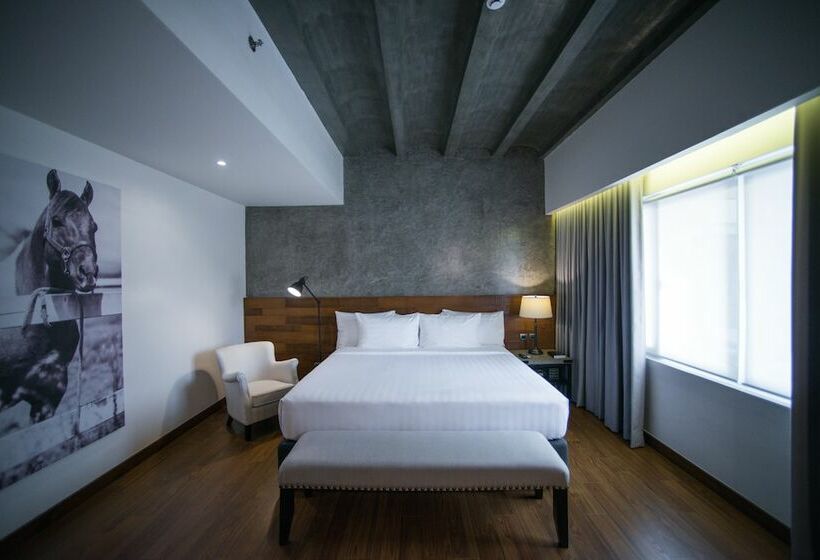 高级客房, Double M