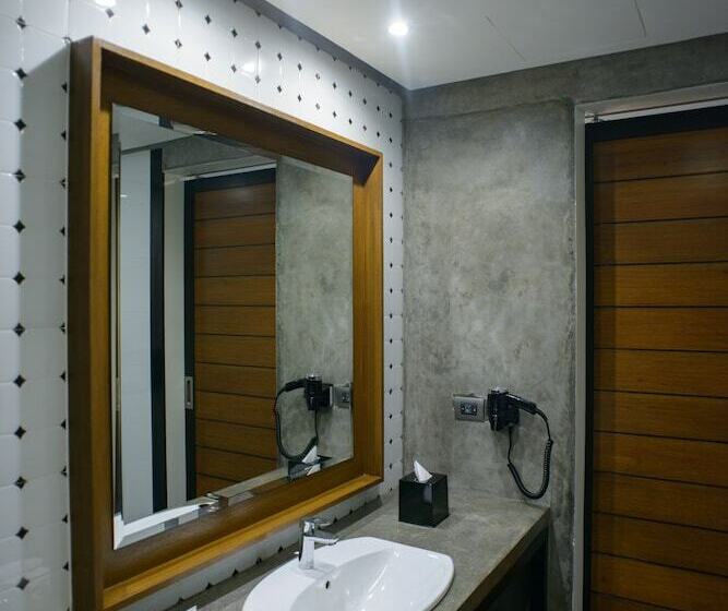 高级客房, Double M