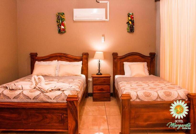 이코노미 룸, Margarita And Tour Operator Drake Bay