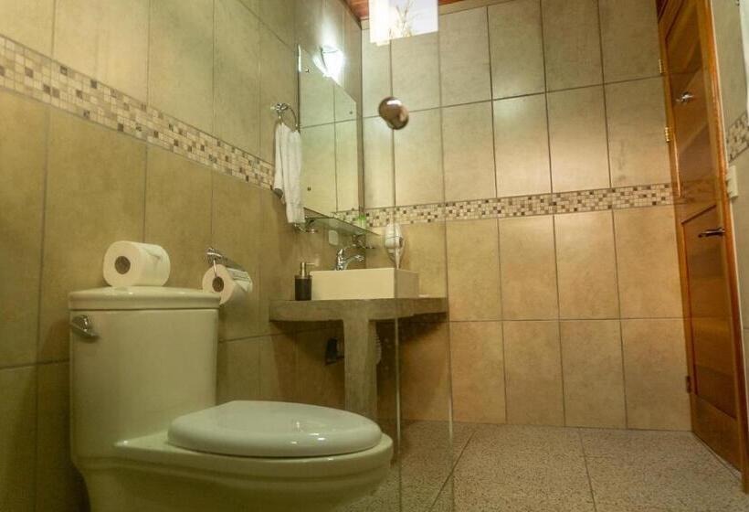 디럭스 룸 킹사이즈 침대, Margarita And Tour Operator Drake Bay