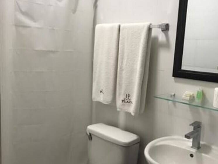 חדר דלוקס, Plaza