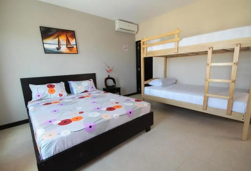 اتاق استاندارد چهار تخته, Fogata Hostel
