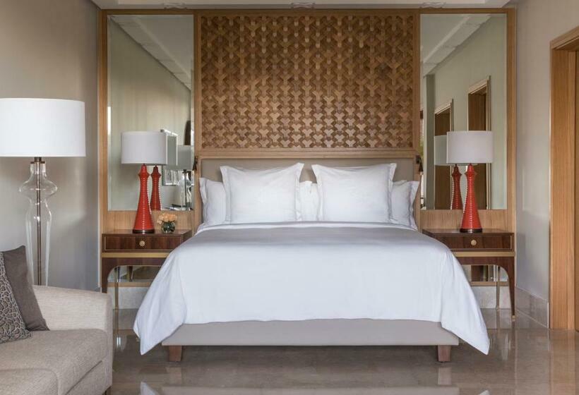 חדר דחוקס עם מיטת קינג, Four Seasons Hotel Tunis