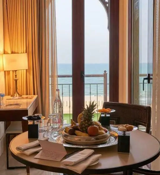 سوئیت با تخت بزرگ, Four Seasons Hotel Tunis