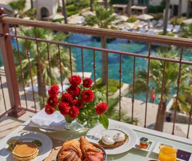 اتاق لوکس با چشم‌انداز باغ, Four Seasons Hotel Tunis