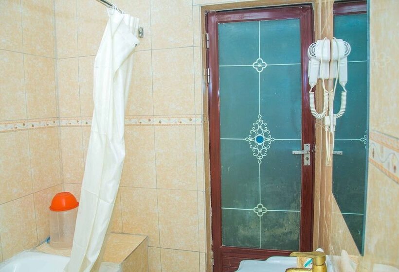 اتاق لوکس, Royal Crest Hotel & Suites