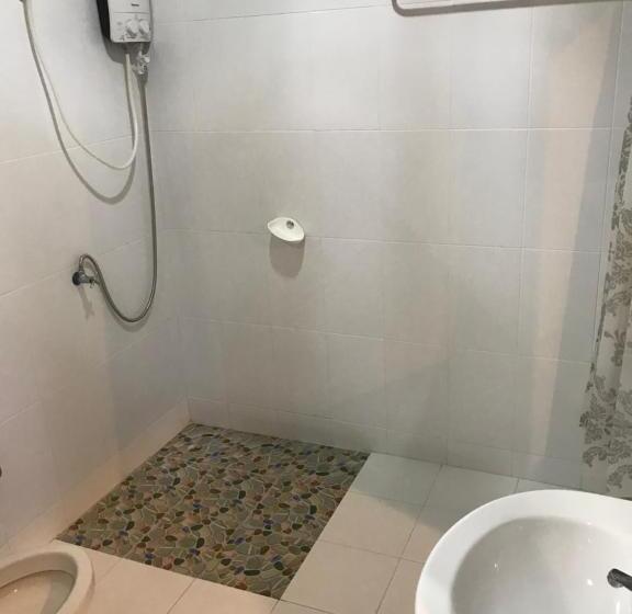 Quarto Economy, Chill Chill Resort