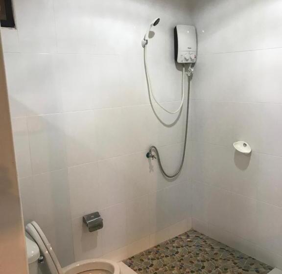 Quarto Economy, Chill Chill Resort