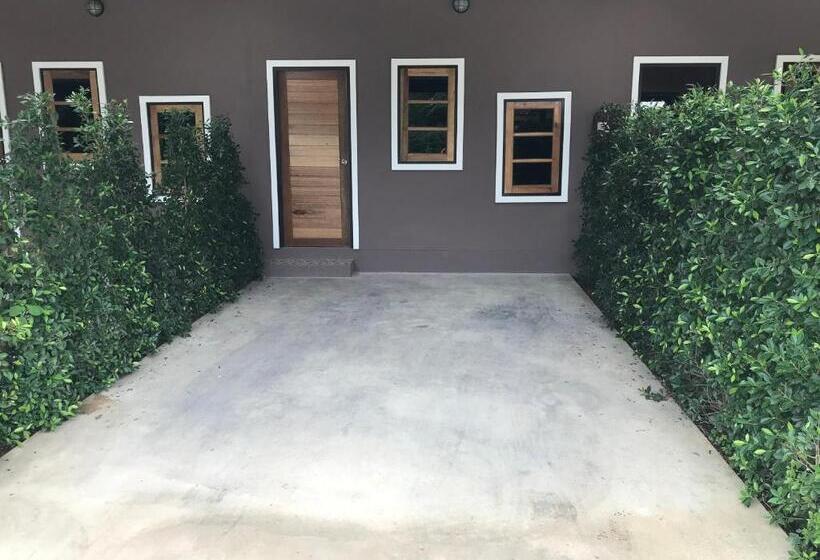 Quarto Economy, Chill Chill Resort