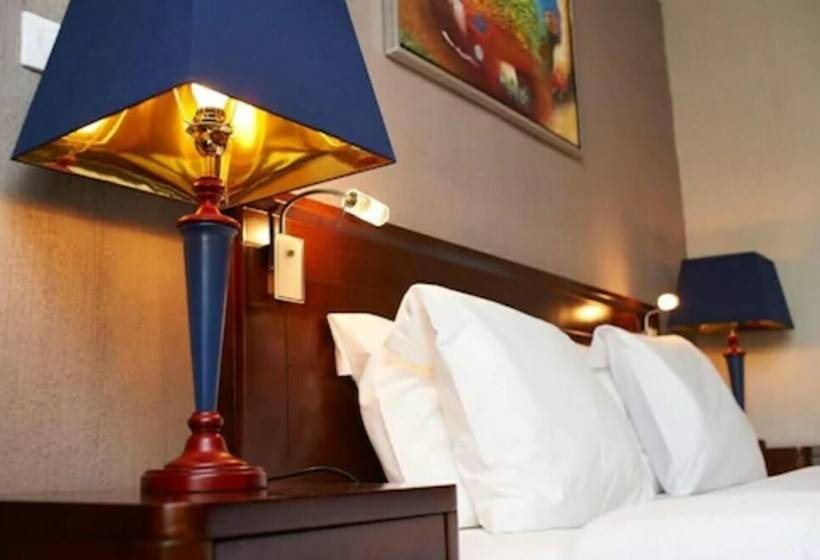 Номер Superior, Elais