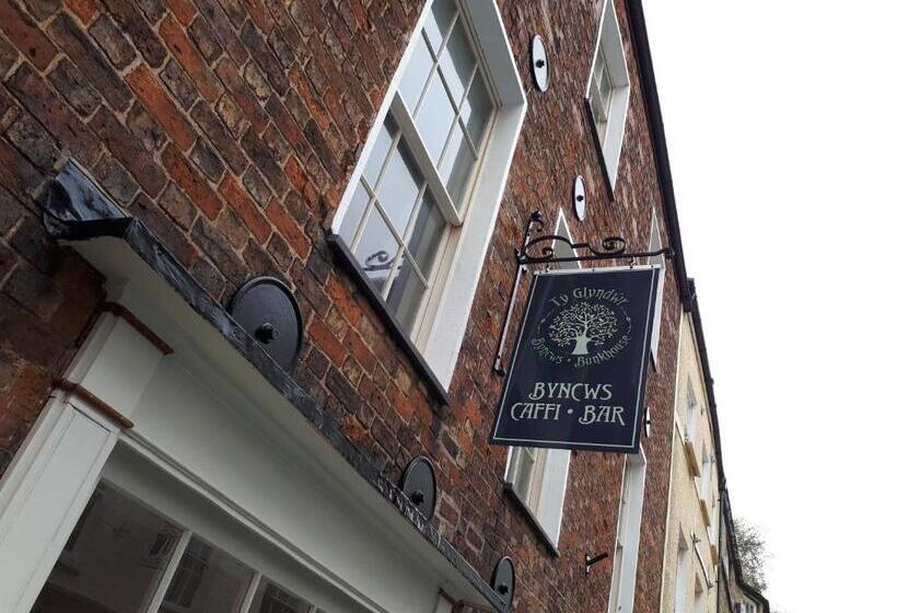 Семейный Номер, Ty Glyndwr Bunkhouse, Bar And Cafe