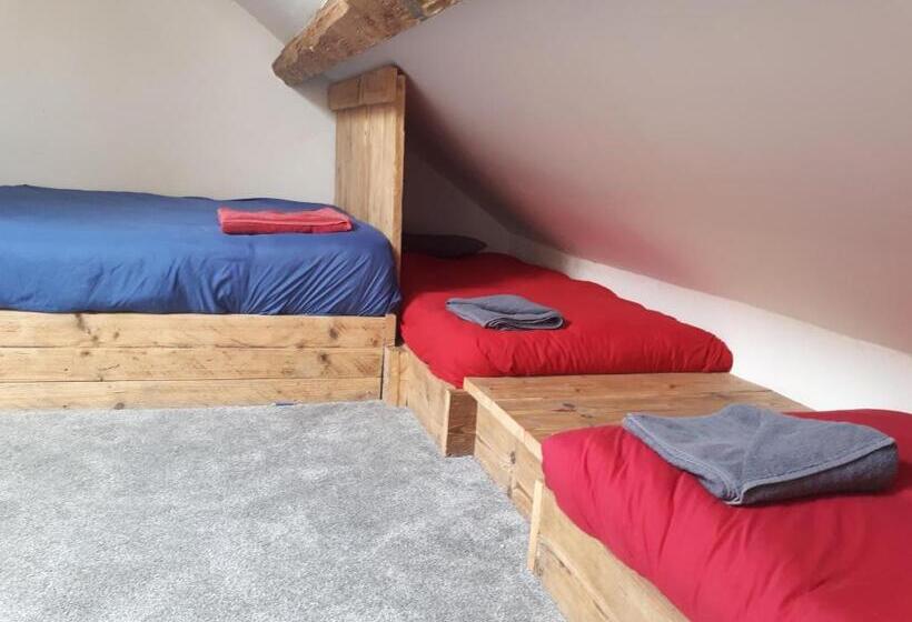 Семейный Номер, Ty Glyndwr Bunkhouse, Bar And Cafe