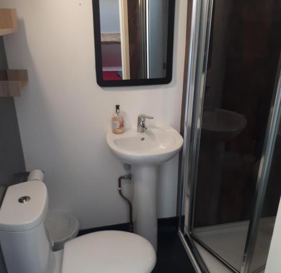 Семейный Номер, Ty Glyndwr Bunkhouse, Bar And Cafe