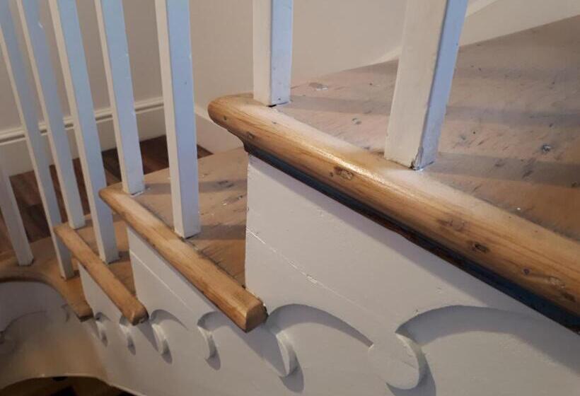 Номер Basic, Ty Glyndwr Bunkhouse, Bar And Cafe