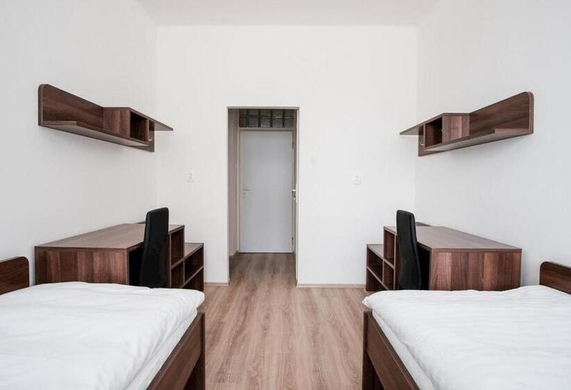 اتاق استاندارد با سرویس بهداشتی مشترک, Ubytovňa Nobelova