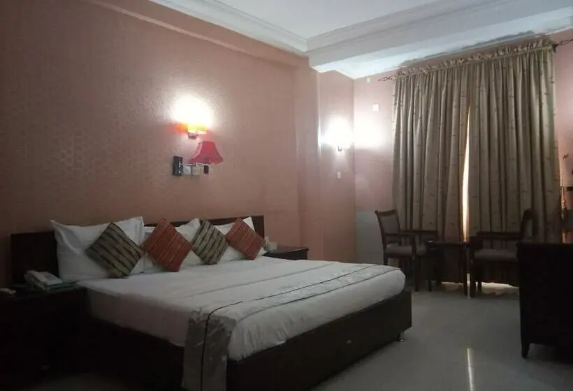 اتاق استاندارد با تخت دوبل, Crocodile Hotels And Restaurant Limited
