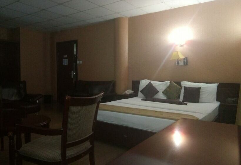 اتاق استاندارد با تخت دوبل, Crocodile Hotels And Restaurant Limited