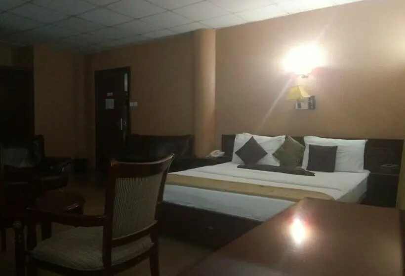 اتاق استاندارد با تخت دوبل, Crocodile Hotels And Restaurant Limited